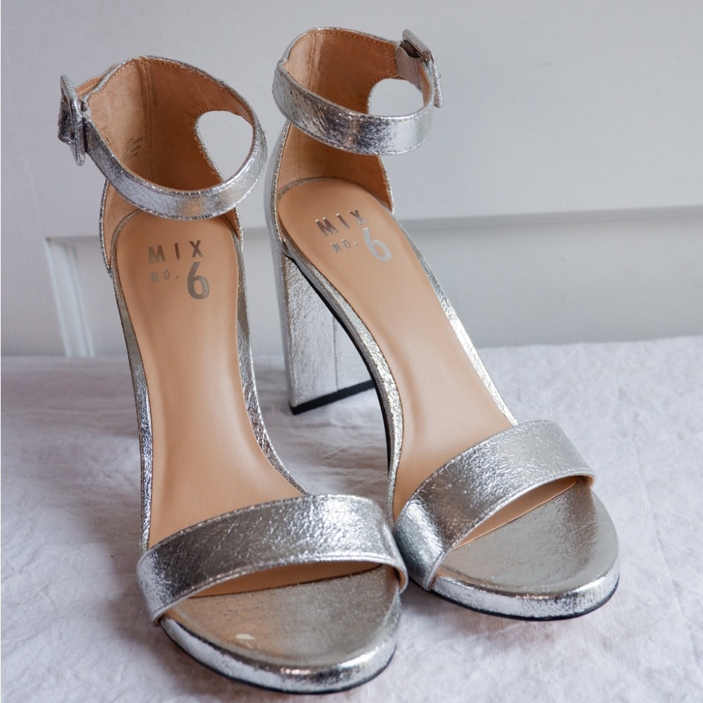 Silver metallic Mix No. 6 Cym block heel sandals, size 6.5